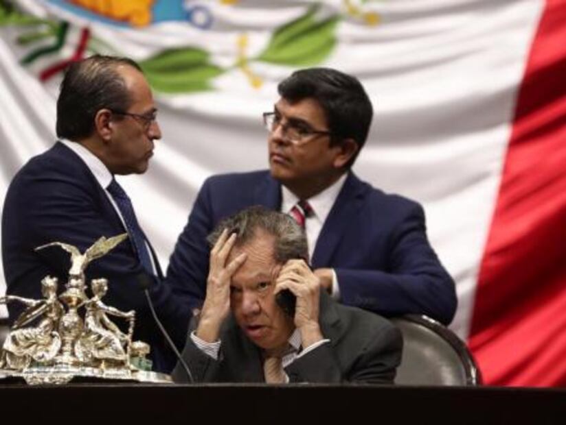 Ante falta de diputados, pide Muñoz Ledo que tomen foto para el archivo