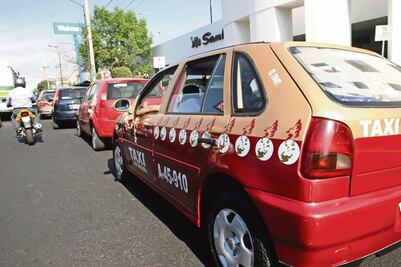 Por 19-S, taxistas tendrán más tiempo para reemplacamiento