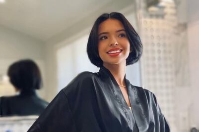 El escote más espectacular de Ángela Aguilar para alargar el talle