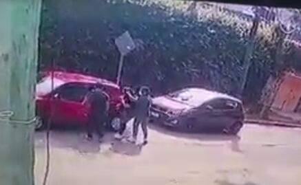 Sujetos disparan a mujer en la cabeza para robarle una computadora en Cuernavaca