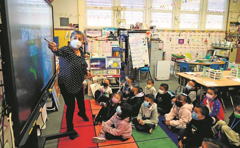 Una clase en la Escuela Primaria Washington en Lynwood, California. Foto: Marcio José Sánchez/ AP.