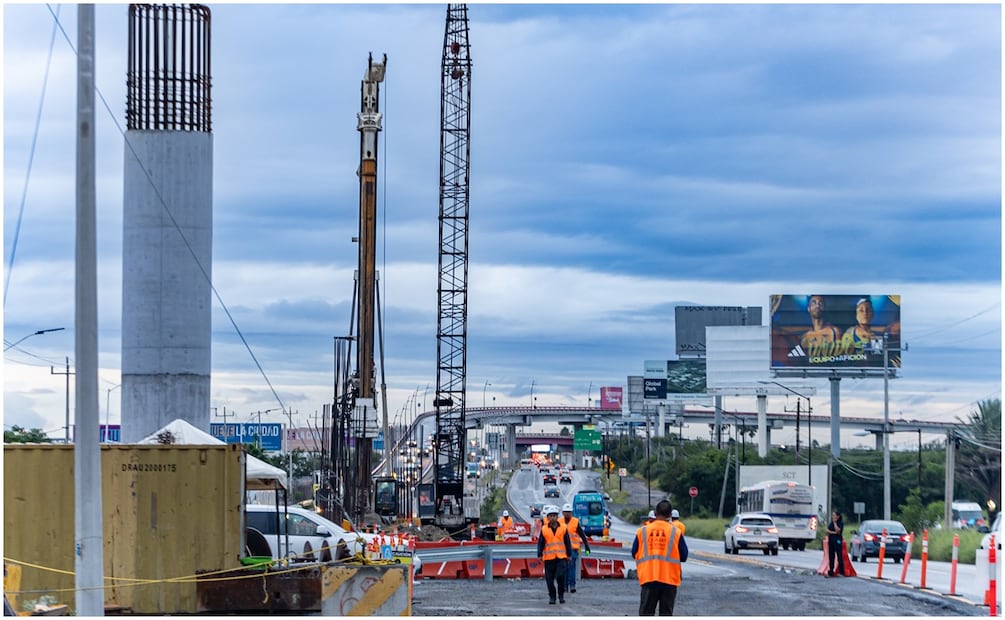 Samuel García supervisa tramo de la nueva Línea del Metro. Foto: Especial