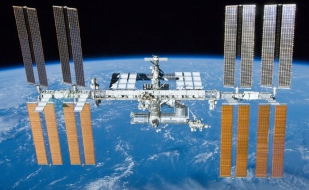 Cómo duermen, comen y viven los astronautas en el espacio
