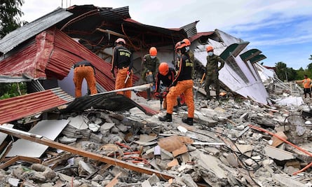 FOTOS: Decenas de muertos y cientos de familias afectadas por el terremoto de 6.9 que azotó Filipinas