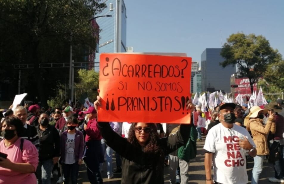 Acarreados por la conciencia: lo que dicen simpatizantes en la marcha de AMLO