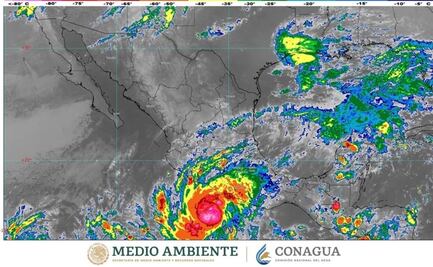 Se preparan ante posible ingreso de huracán Rick a Lázaro Cárdenas, Michoacán