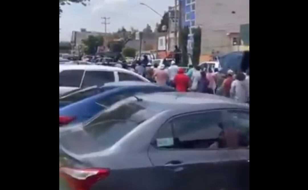 Los hechos se registraron sobre la avenida Adolfo López Mateos, esquina Miguel Hidalgo, en esa comunidad tlalnepantlense. Foto: captura de video