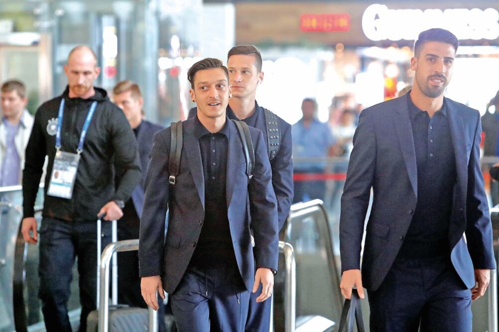 Mesut Özil confía en la revalidación del cetro (SERGEI KARPUKHIN. REUTERS)