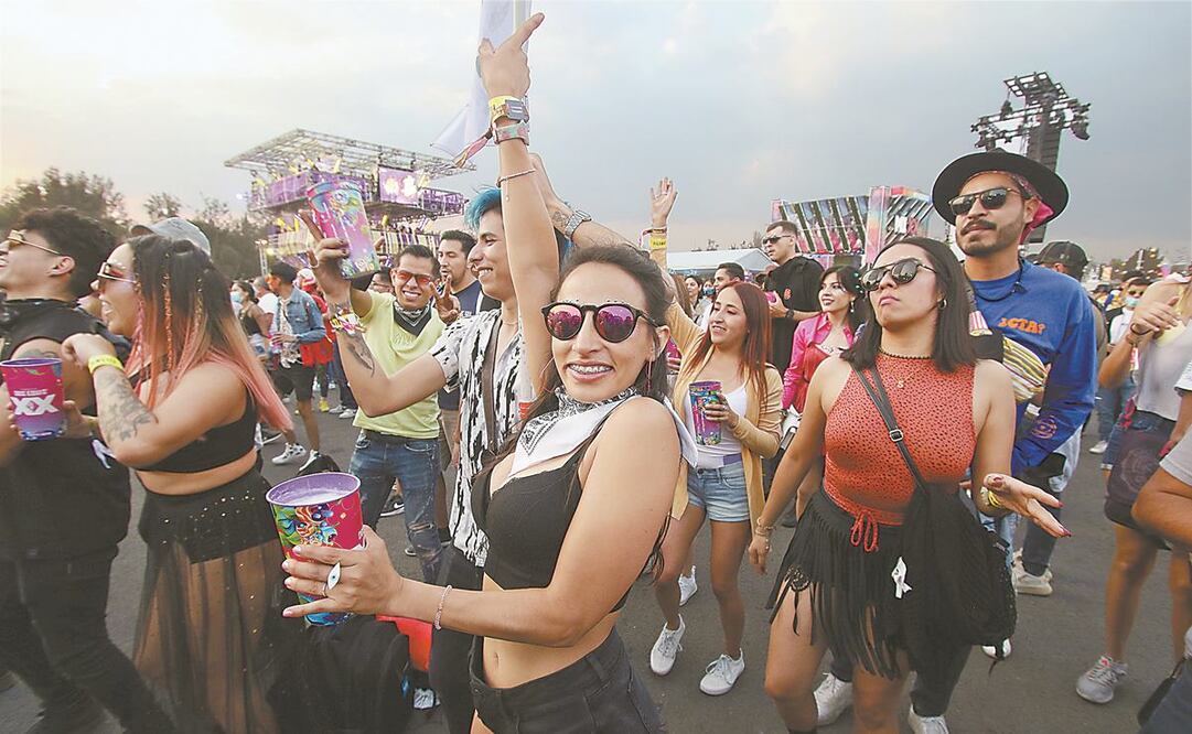 Mujeres disfrutan del EDC Foto: Carlos Mejía/EL UNIVERSAL