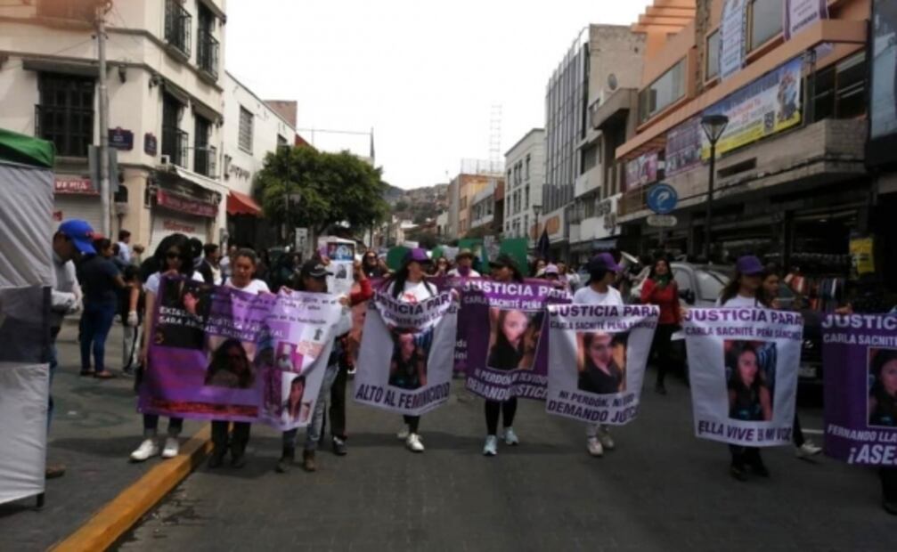 Mujeres marchan por el 8M en los estados