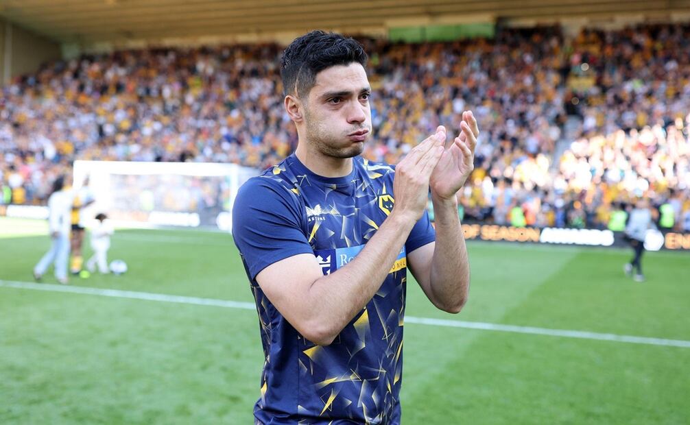 Raúl Jiménez se despide de la afición de los Wolves ¿Fue su último partido en casa?