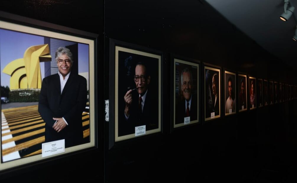 Homenajean a retratista David Ross en el Senado con exposición “65 años de historia no política en México” (01/11/2025). Foto: Gabriel Pano / EL UNIVERSAL