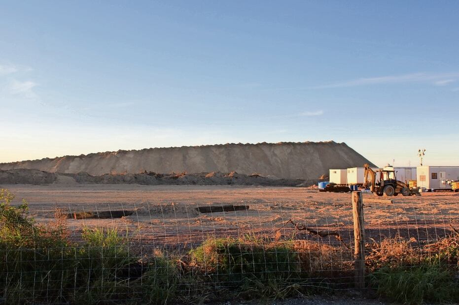 Hasta el momento ninguna autoridad, ni de la Fiscalía de Coahuila han informado o confirmado la extracción de lo que serían los restos del primer cuerpo. Foto: archivo