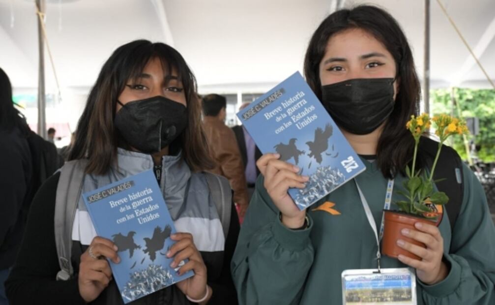 Inicia República de Lectores, programa que distribuirá gratuitamente 2 millones de libros en Neza