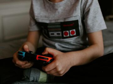 Enganchan a 9 niños vía videojuegos