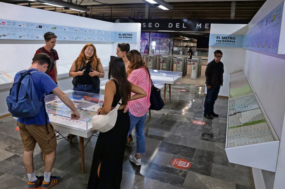En la estación Mixcoac de la Línea 12 se encuentra el Museo del Metro, en el cual las personas pueden conocer la historia y las ediciones especiales del boleto magnético Foto: Fernanda Rojas / El Universal