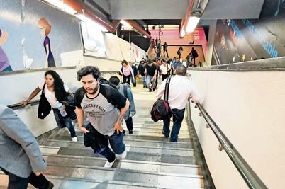 Entre bromas y esfuerzo usuarios suben 108 escalones