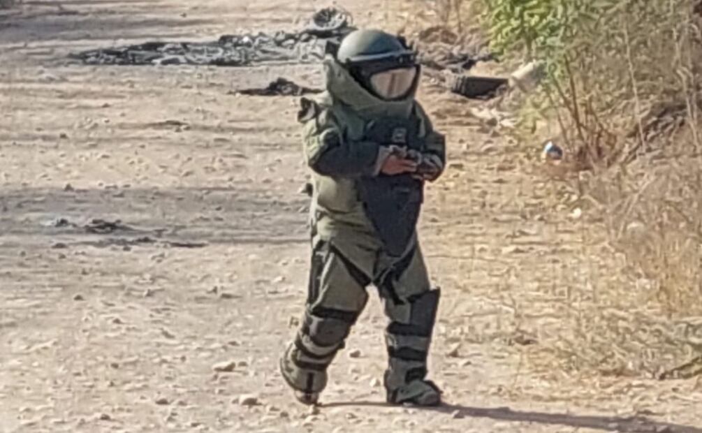 Ejército desactiva 22 explosivos y desmantela campamento criminal; hallan armas y químicos en el sur de Sinaloa. Foto: Especial