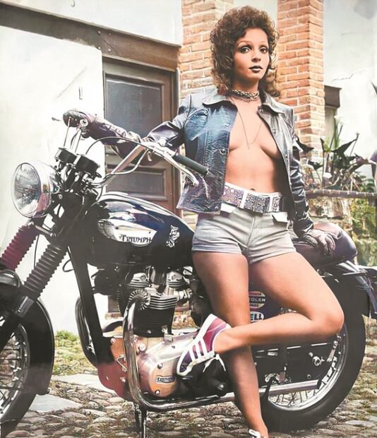 "Sí anduve con miles, pero no fue fácil": Ana Martín