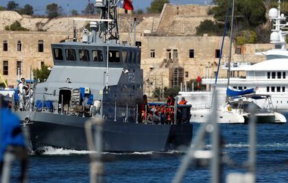 Llegan a Malta los 58 inmigrantes rescatados por el Aquarius