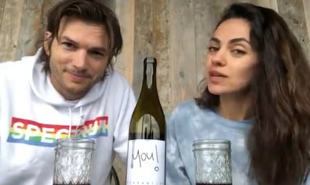 Ashton Kutcher y Mila Kunis hacen un "vino de cuarentena"