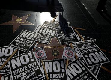 Piden retirar la estrella de Donald Trump del Paseo de la Fama