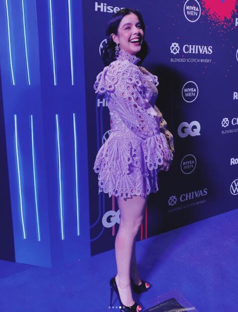Hija de Biby Gaytán incendia la red carpet con mini vestido