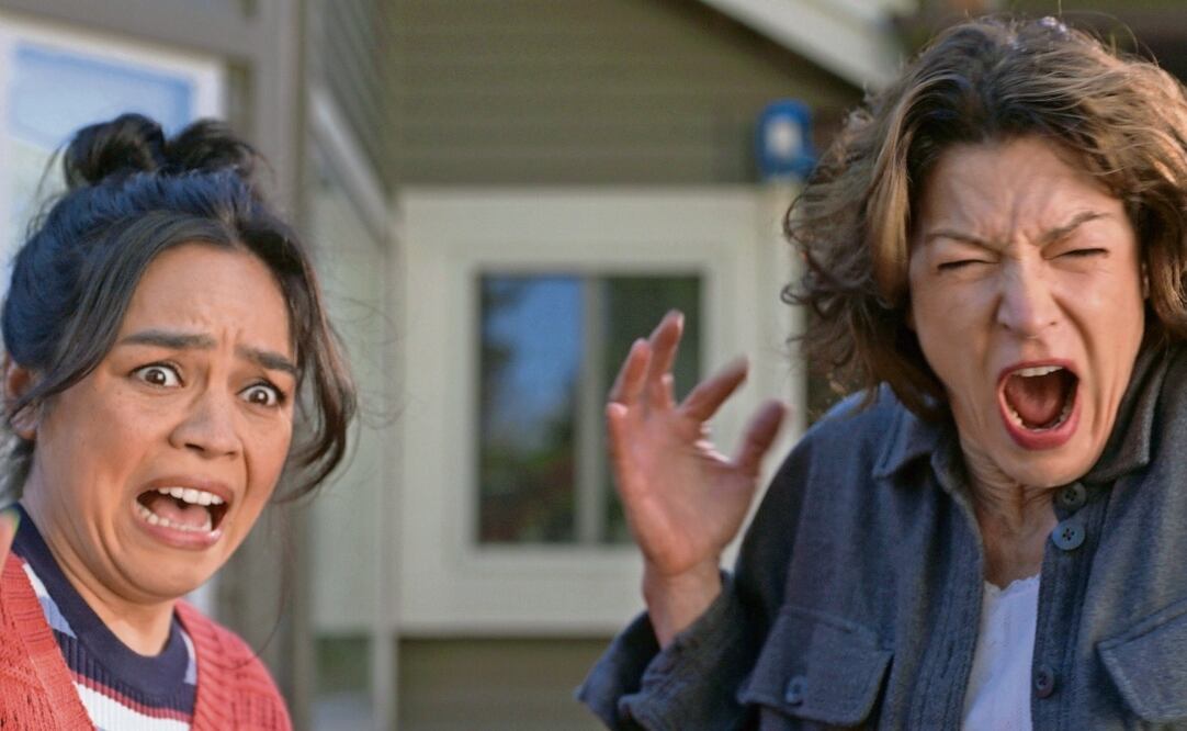 Kaitlyn Santa Juana y Rya Kihlstedt protagonizan la cinta de terror Foto: Warner Bros