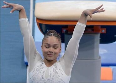 La gimnasta mexicana Natalia Escalante se instala entre las cinco mejores en la Copa Mundial