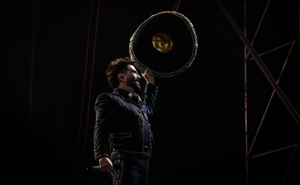 Concierto del cantante Alejandro Fernández en el Estadio GNP FOTOS Gabriel Pano El Universal