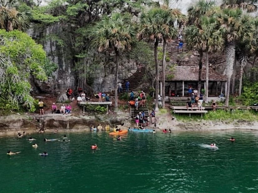 Sus aguas termales y su origen geotérmico lo convierten en un sitio de gran interés científico y geológico.

Foto: Gobierno del Estado de Tamaulipas