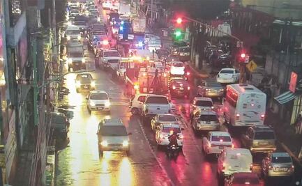 Empleados de grúas bloquean avenida Central, Insurgentes y vía al AIFA en Ecatepec; piden operar sin concesión