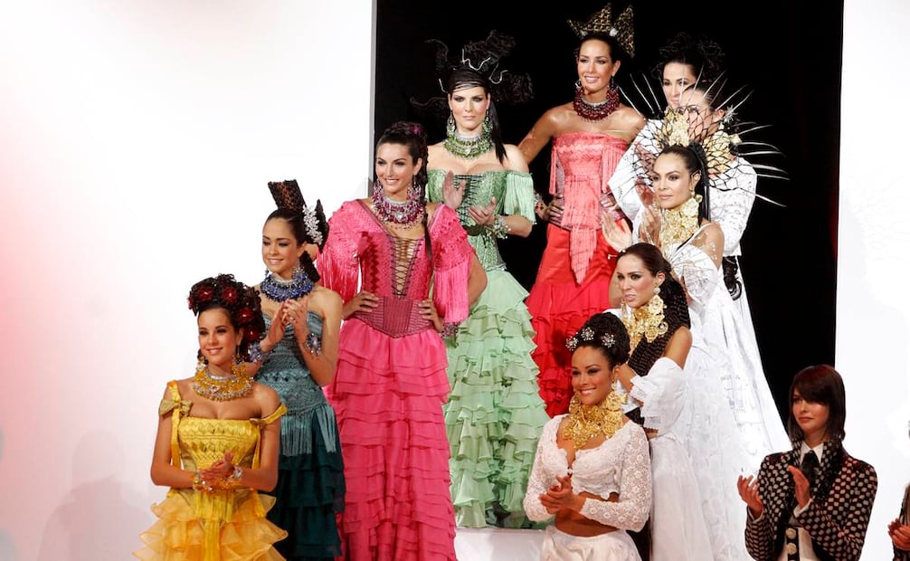 La "Colección Khalo" fue una de las más celebres de Héctor Terrones, quien la  presentó en el Museo del Louvre como parte del evento anual L'Oreal Profesional en 2006. Foto: Archivo Héctor Terrones.