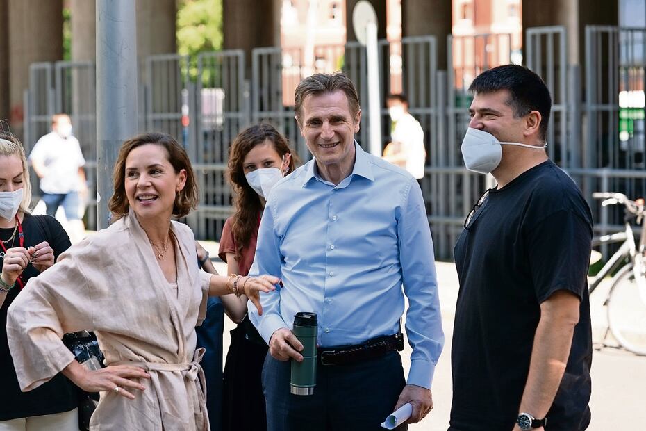 RetributionEl británico comparte créditos con la actriz Embeth Davidtz (izquierda) en la pelicula que dirige Nimród Antal (derecha). Foto: Zima Entertainment