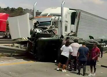 Choque en la México-Querétaro causa cierre parcial en ambos sentidos de la autopista; hay intensa carga vehicular