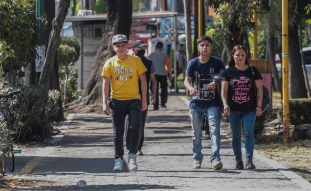 Cubrebocas no evitan propagación del Covid-19 sin sana distancia: expertos