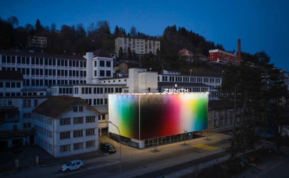Zenith se inunda de color