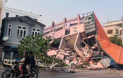VIDEO: Colapsa edificio de 30 pisos en Bangkok por el terremoto en Myanmar; reportan al menos 23 muertos