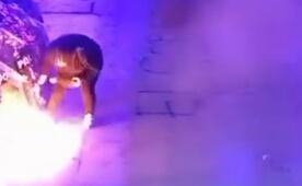 Mujer intenta prender fuego a policías en marcha por el 8M en Campeche; la ligan con grupos delictivos