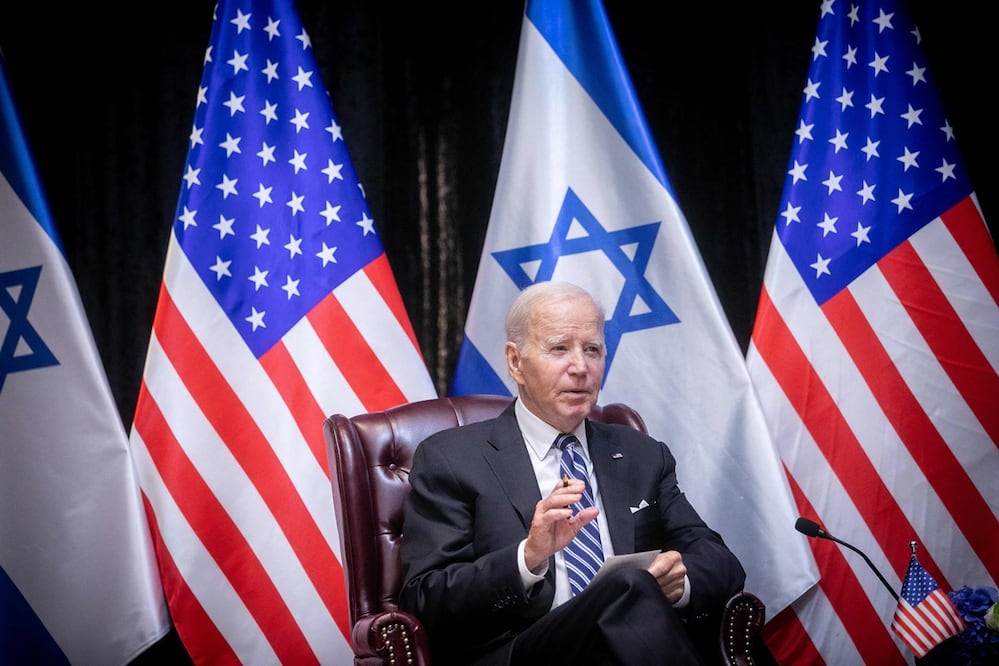 El presidente estadounidense Joe Biden en el inicio de la reunión del gabinete de guerra israelí, en Tel Aviv. Foto: AFP