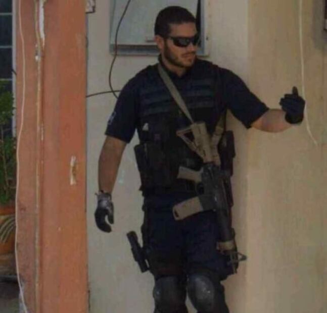 VIDEO: García Harfuch presenta al nuevo integrante de la Policía CDMX; usuarias lo llenan de piropos