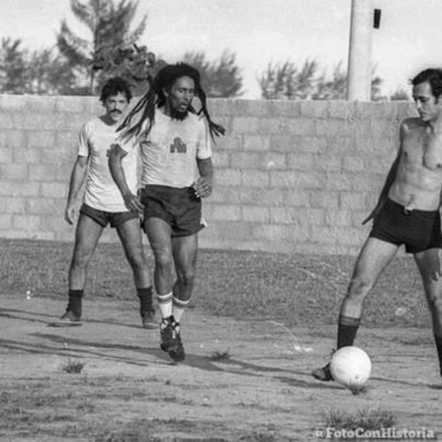 Los famosos que le van al Liverpool y al Tottenham