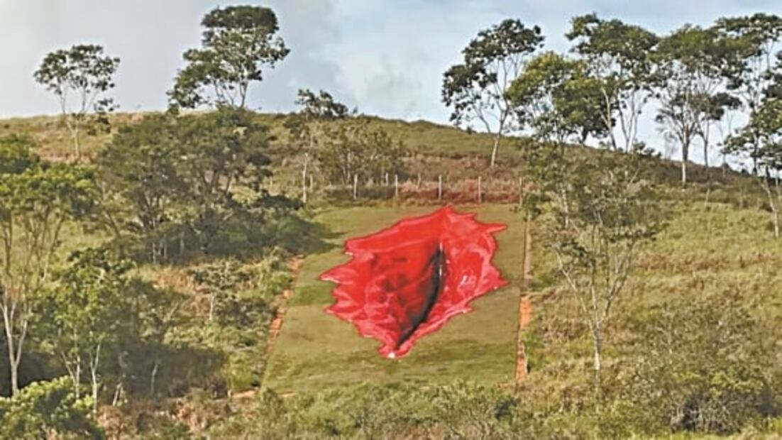 La vulva en la tierra, de Juliana Notari