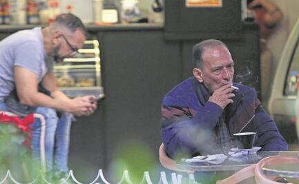 Restauranteros ganan suspensión contra decreto al tabaco: comensales podrán fumar