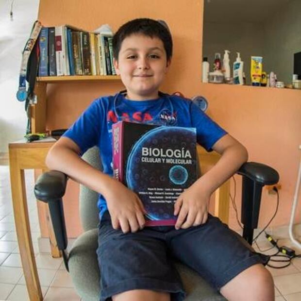 Niño de 12 años estudiará carrera de Física Biomédica en la UNAM