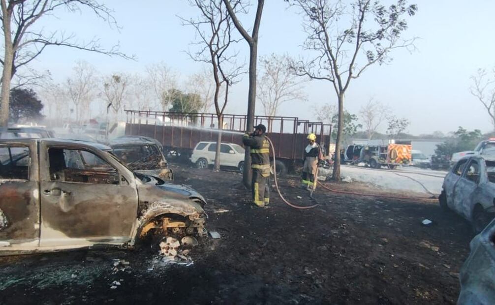 Más de 300 vehículos fueron afectados por un incendio en Veracruz. Foto: especial