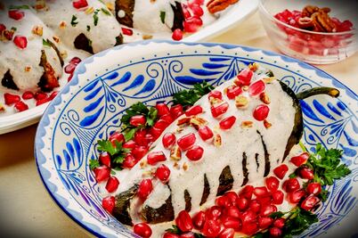 Viaja a Puebla y aprende a hacer chiles en nogada