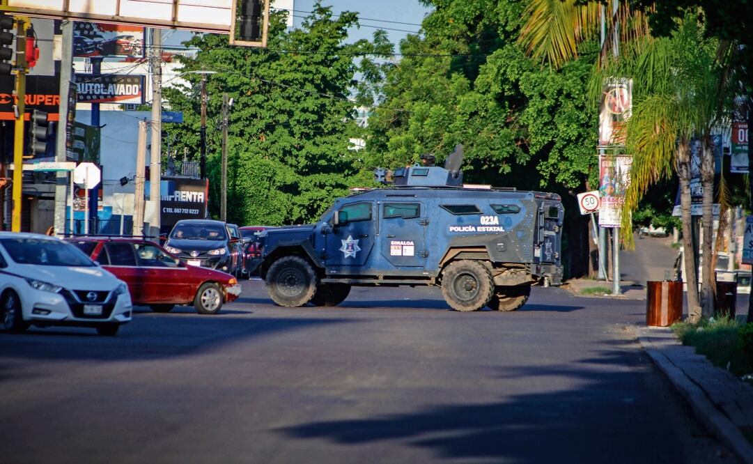 Policías estatales y militares fueron desplegados el pasado 10 de septiembre en diversas zonas para controlar la violencia que se desató en la capital de Sinaloa. Foto: José Betanzos | Cuartoscuro archivo/EL UNIVERSAL