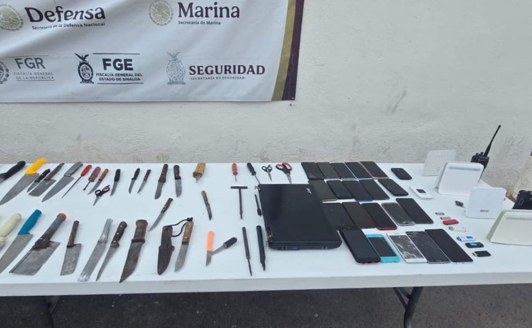 Parte de los objetos prohibidos asegurados durante revisiones sorpresivas en penal de Culiacán, Sinaloa (07/07/2025). Foto: Especial