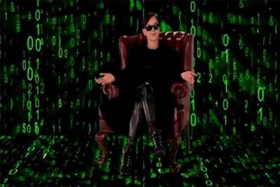 Al estilo Matrix, Purificación Carpinteyro llama a votar